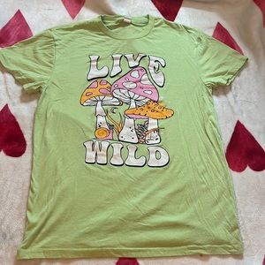 medium green tee